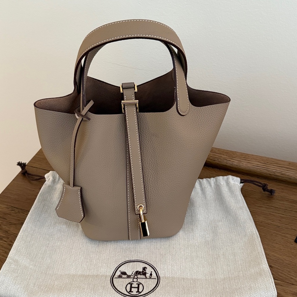 Elegant Beige Tote Bag